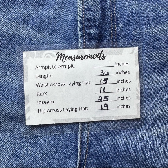 American Eagle High Rise Stretch Ripped Mom Jeans, Size 6 Short - Picture 5 of 5
